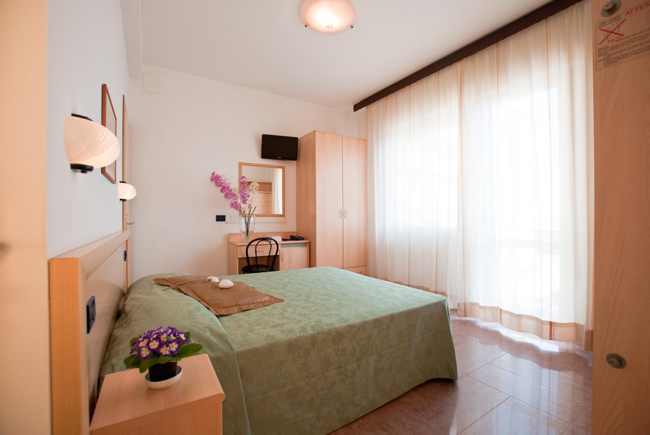 Double or Twin Room,646113231:JPEG